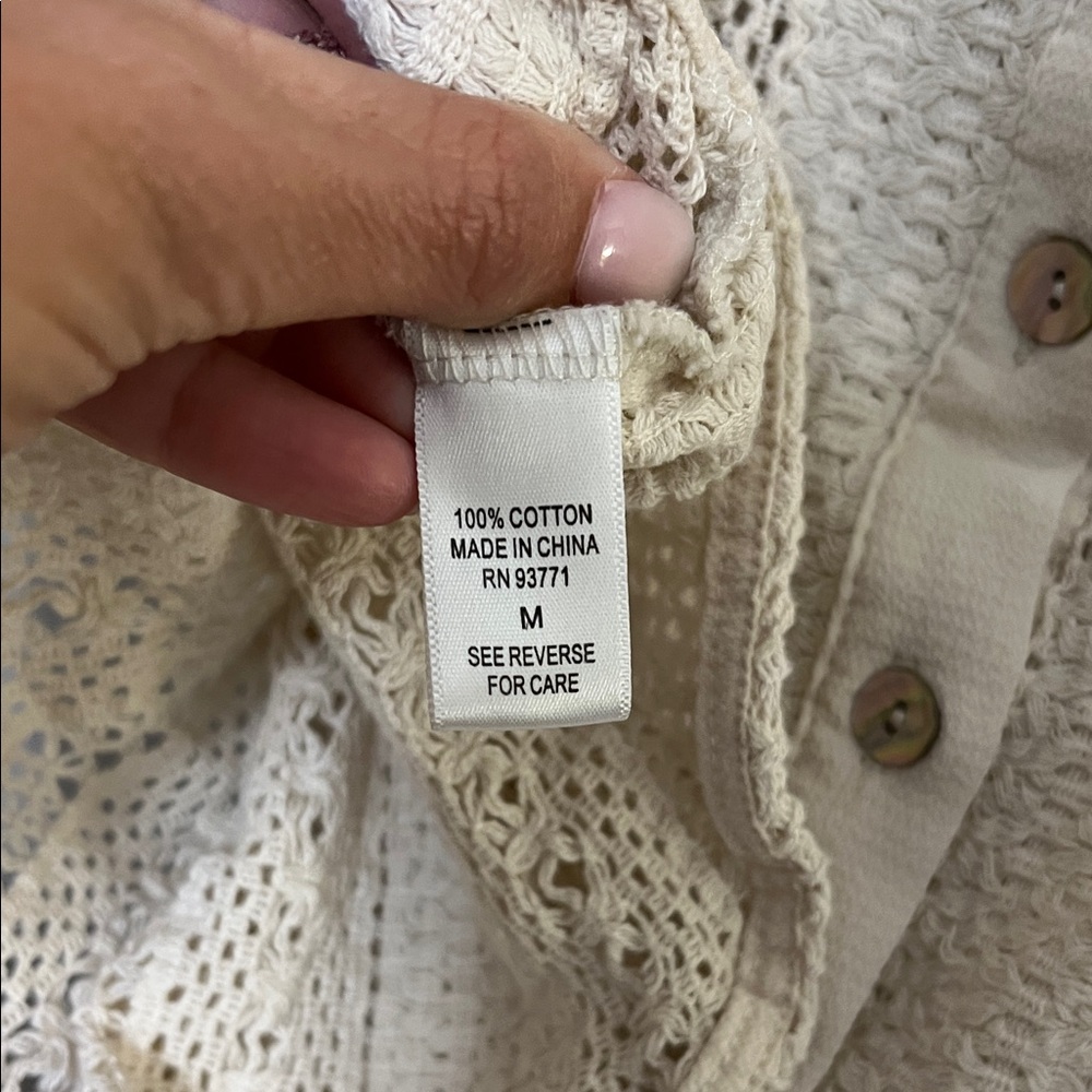 Kaktus Cream Crochet Button-Down Top - Picture 9 of 12